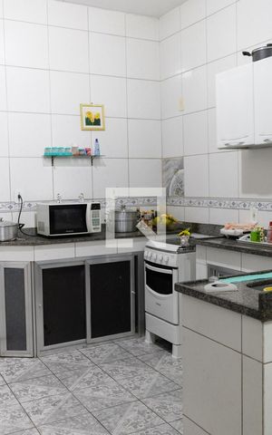 Casa à venda com 234m², 3 quartos e 4 vagas Casa à venda com 234m², 3 quartos e 4 vagasCozinha