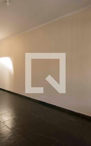 Casa para alugar com 100m², 2 quartos e 2 vagasSala