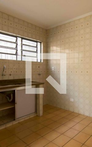 Casa para alugar com 100m², 2 quartos e 2 vagasCozinha