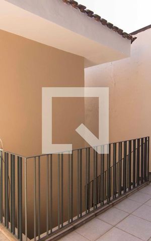 Casa para alugar com 100m², 2 quartos e 2 vagasQuintal