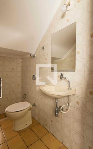 Casa para alugar com 100m², 2 quartos e 2 vagasLavabo
