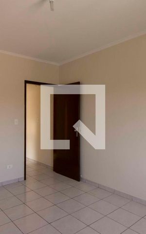 Casa para alugar com 100m², 2 quartos e 2 vagasQuarto 1