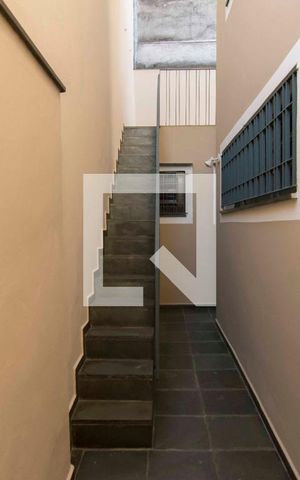 Casa para alugar com 100m², 2 quartos e 2 vagasCorredor