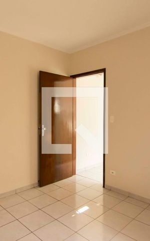 Casa para alugar com 100m², 2 quartos e 2 vagasQuarto 2