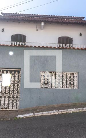 Casa à venda com 220m², 3 quartos e 3 vagasFachada