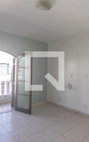 Casa à venda com 220m², 3 quartos e 3 vagasSuíte