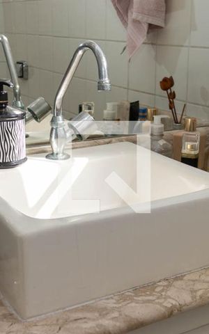 Casa à venda com 180m², 3 quartos e 2 vagas Casa à venda com 180m², 3 quartos e 2 vagasBanheiro