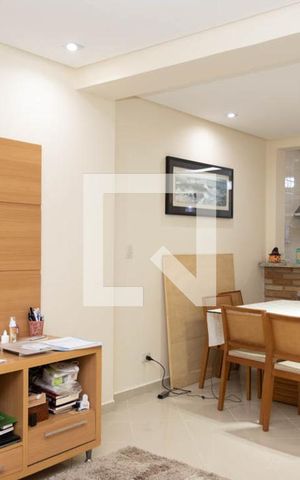 Casa à venda com 180m², 3 quartos e 2 vagas Casa à venda com 180m², 3 quartos e 2 vagasSalas e cozinha