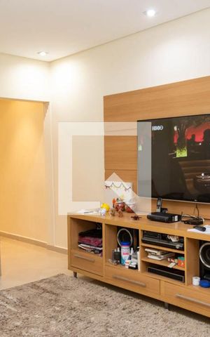 Casa à venda com 180m², 3 quartos e 2 vagas Casa à venda com 180m², 3 quartos e 2 vagasSalas e cozinha