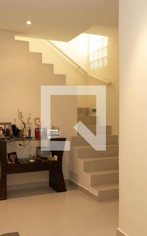 Casa à venda com 180m², 3 quartos e 2 vagas Casa à venda com 180m², 3 quartos e 2 vagasHall de Entrada