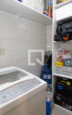 Casa à venda com 180m², 3 quartos e 2 vagas Casa à venda com 180m², 3 quartos e 2 vagasÁrea de Serviço