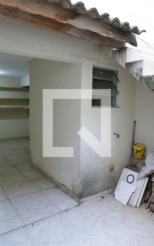 Casa à venda com 180m², 3 quartos e 2 vagasPorão