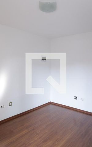 Casa à venda com 180m², 3 quartos e 2 vagasSuíte