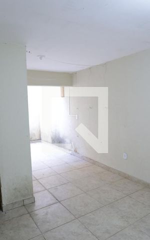 Casa à venda com 180m², 3 quartos e 2 vagasPorão