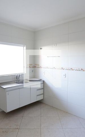Casa à venda com 180m², 3 quartos e 2 vagasCozinha