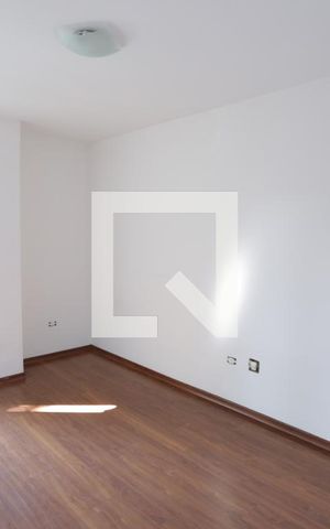 Casa à venda com 180m², 3 quartos e 2 vagasSuíte