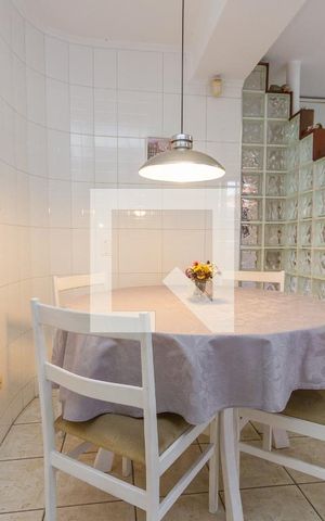 Casa à venda com 230m², 5 quartos e 2 vagasCopa