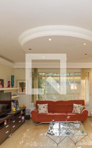 Casa à venda com 230m², 5 quartos e 2 vagasSala