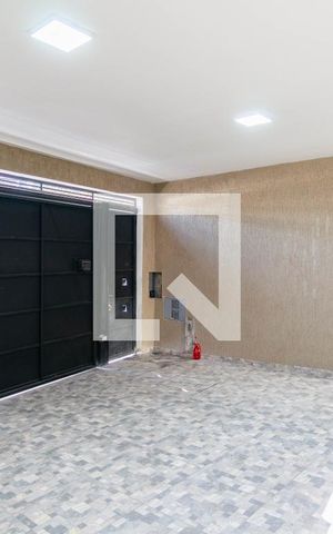 Casa à venda com 191m², 3 quartos e 2 vagas Casa à venda com 191m², 3 quartos e 2 vagasGaragem