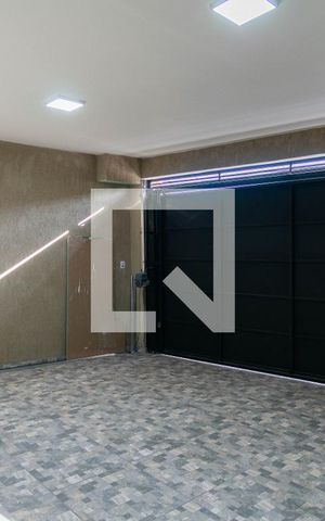 Casa à venda com 191m², 3 quartos e 2 vagas Casa à venda com 191m², 3 quartos e 2 vagasGaragem