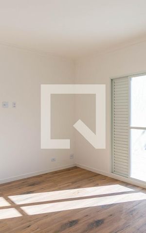 Casa à venda com 191m², 3 quartos e 2 vagas Casa à venda com 191m², 3 quartos e 2 vagasSuíte