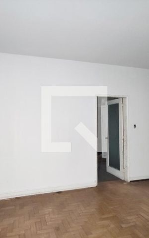 Casa à venda com 385m², 4 quartos e 2 vagas Casa à venda com 385m², 4 quartos e 2 vagasQuarto 1
