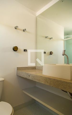 Apartamento à venda com 100m², 2 quartos e 2 vagasBanheiro da Suíte