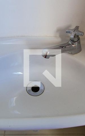 Apartamento à venda com 100m², 2 quartos e 2 vagasBanheiro de Serviço - Torneira