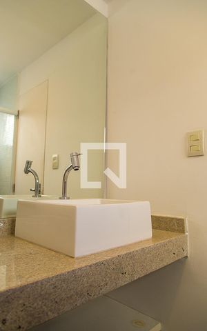 Apartamento à venda com 100m², 2 quartos e 2 vagasBanheiro da Suíte