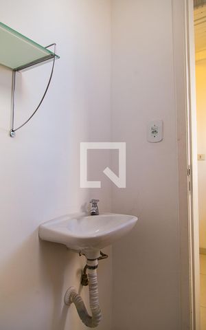 Apartamento à venda com 100m², 2 quartos e 2 vagasBanheiro de Serviço