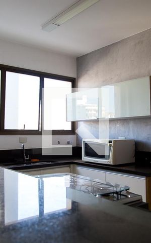 Apartamento à venda com 100m², 2 quartos e 2 vagasCozinha