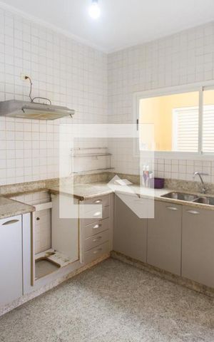 Casa de condomínio à venda com 255m², 4 quartos e 3 vagasCozinha