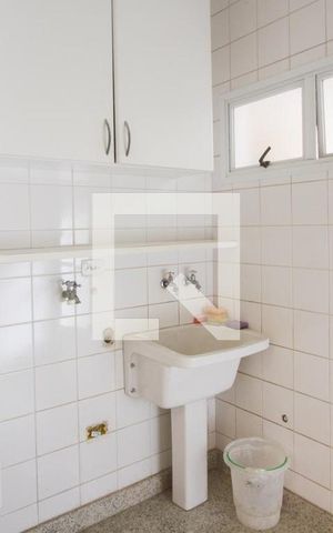 Casa de condomínio à venda com 255m², 4 quartos e 3 vagasÁrea de Serviço