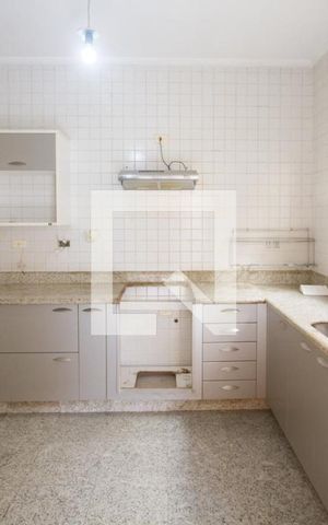 Casa de condomínio à venda com 255m², 4 quartos e 3 vagasCozinha
