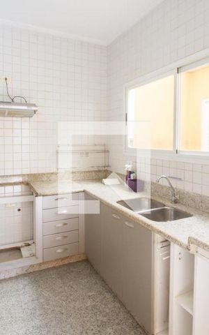 Casa de condomínio à venda com 255m², 4 quartos e 3 vagasCozinha