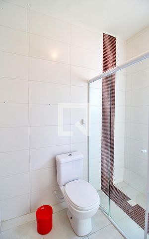 Casa de condomínio à venda com 200m², 3 quartos e 2 vagasBanheiro da Suíte