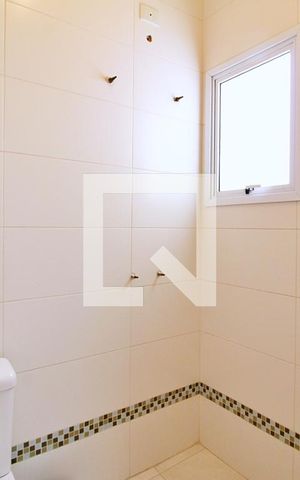 Casa de condomínio à venda com 200m², 3 quartos e 2 vagasBanheiro