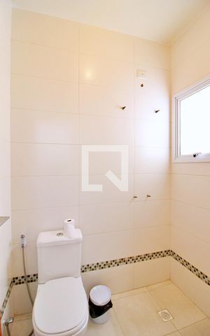 Casa de condomínio à venda com 200m², 3 quartos e 2 vagasBanheiro