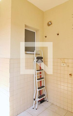 Casa de condomínio à venda com 200m², 3 quartos e 2 vagasÁrea de Serviço