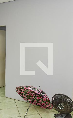 Casa à venda com 200m², 7 quartos e 2 vagas Casa à venda com 200m², 7 quartos e 2 vagasÁrea de Serviço