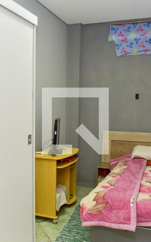 Casa à venda com 200m², 7 quartos e 2 vagas Casa à venda com 200m², 7 quartos e 2 vagasQuarto 6