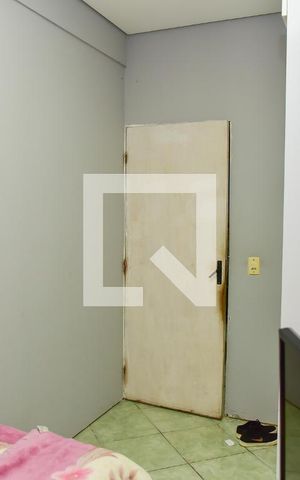 Casa à venda com 200m², 7 quartos e 2 vagas Casa à venda com 200m², 7 quartos e 2 vagasQuarto 6