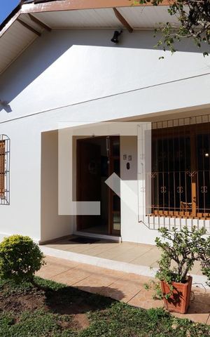 Casa à venda com 246m², 4 quartos e 3 vagasFachada