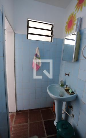 Casa à venda com 246m², 4 quartos e 3 vagasBanheiro de Serviço