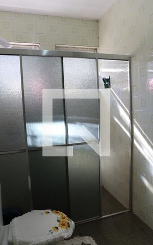 Casa à venda com 246m², 4 quartos e 3 vagasBanheiro
