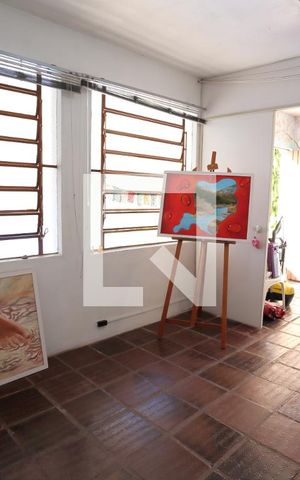 Casa à venda com 246m², 4 quartos e 3 vagasChurrasqueira