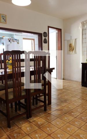 Casa à venda com 246m², 4 quartos e 3 vagasCopa