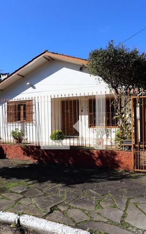 Casa à venda com 246m², 4 quartos e 3 vagasFachada