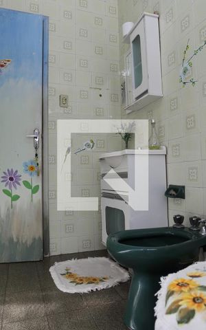 Casa à venda com 246m², 4 quartos e 3 vagasBanheiro