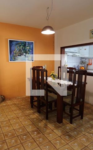 Casa à venda com 246m², 4 quartos e 3 vagasCopa